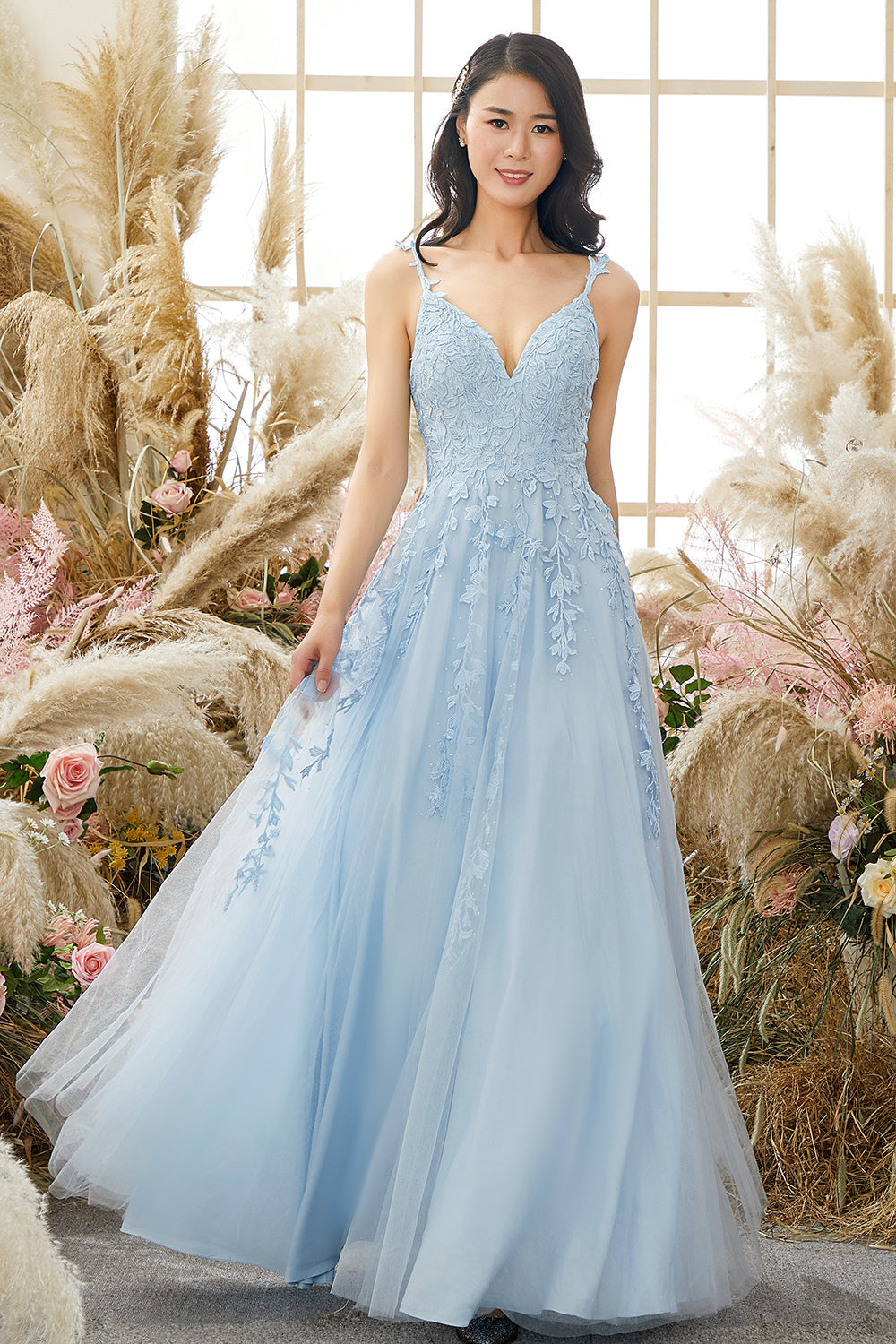 Fashionable Tulle Evening Gown with Appliqués - Victoria