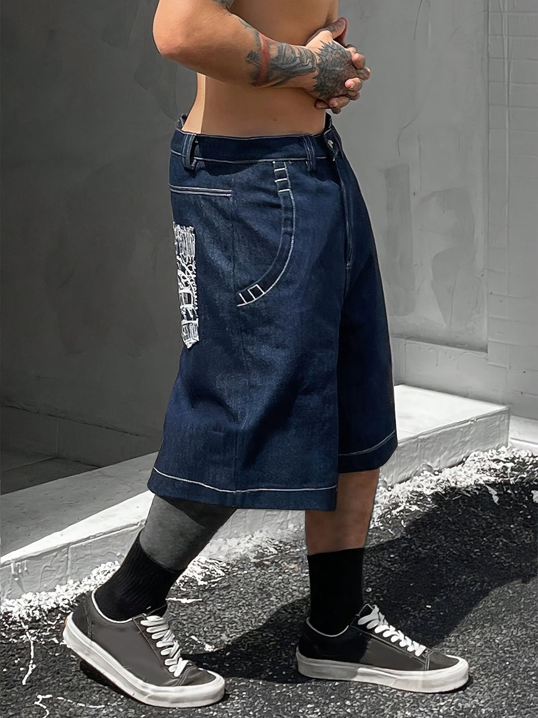 Casual Denim Bermuda Shorts – Loose Fit with Elegant Floral Embroidery