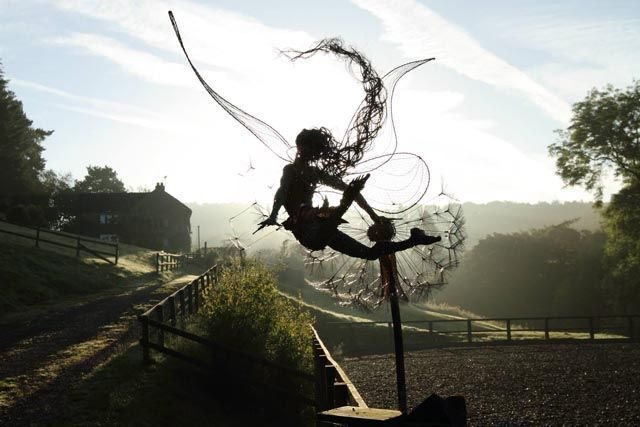 EnchantaLuxe Garden Stake | Handmade Magical Metal Garden Decoration for Enchanting Outdoor Spaces