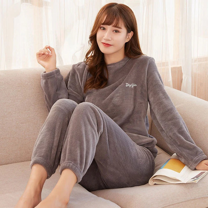 Luna Luxe – Women’s Pajama Set with Elegant Design and Supreme Comfort
