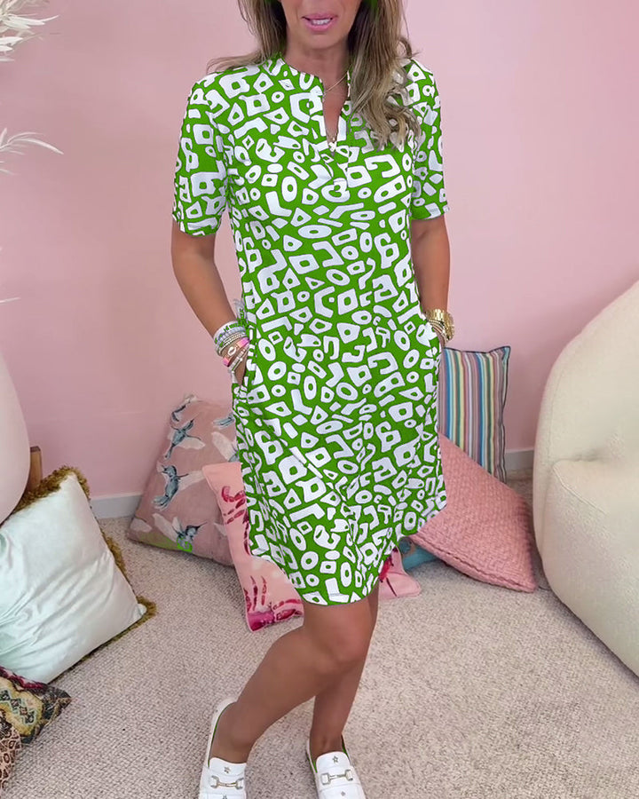 Beach Dress with V-Neck and Practical Pockets