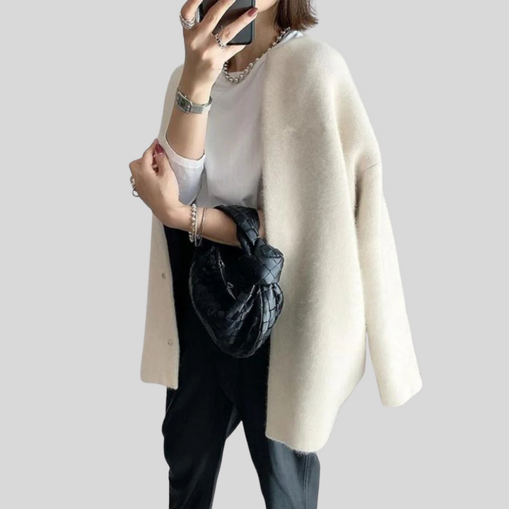 Elegant Cardigan – Refined Knit Layer