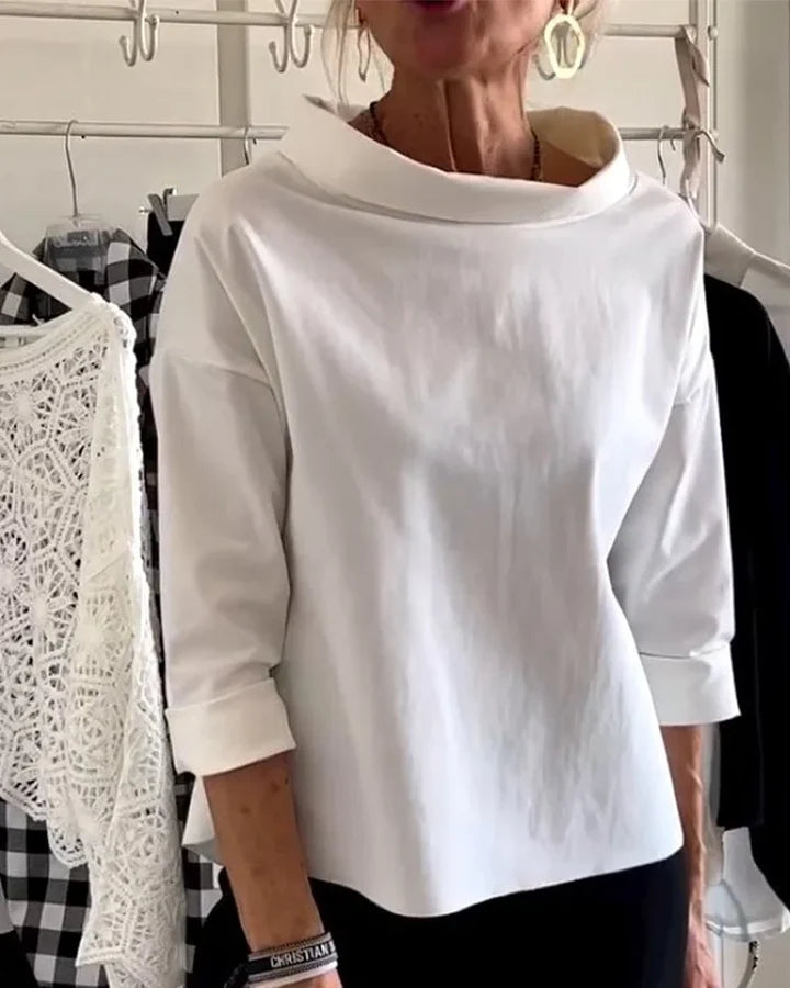 Casual Top with Wide Lapels and Half Turtleneck for a Stylish Look