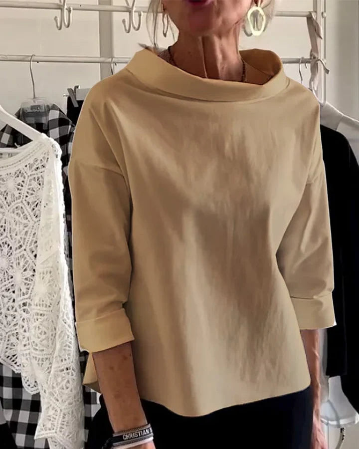 Casual Top with Wide Lapels and Half Turtleneck for a Stylish Look