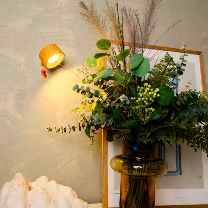 Cordless LED Wall Light with 360° Rotation, Touch Dimming, 3 Light Colours and USB-C Battery