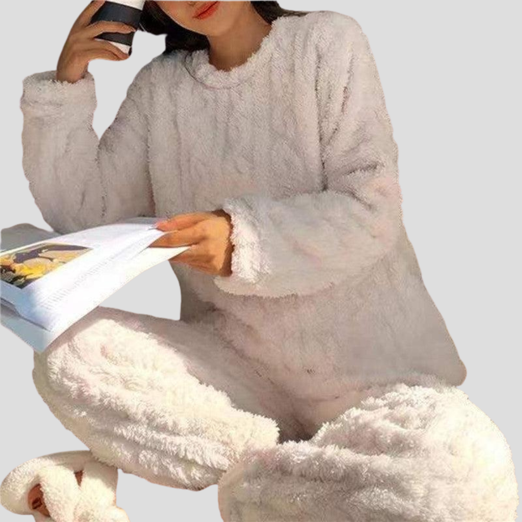 Women’s Fleece Pajama Set