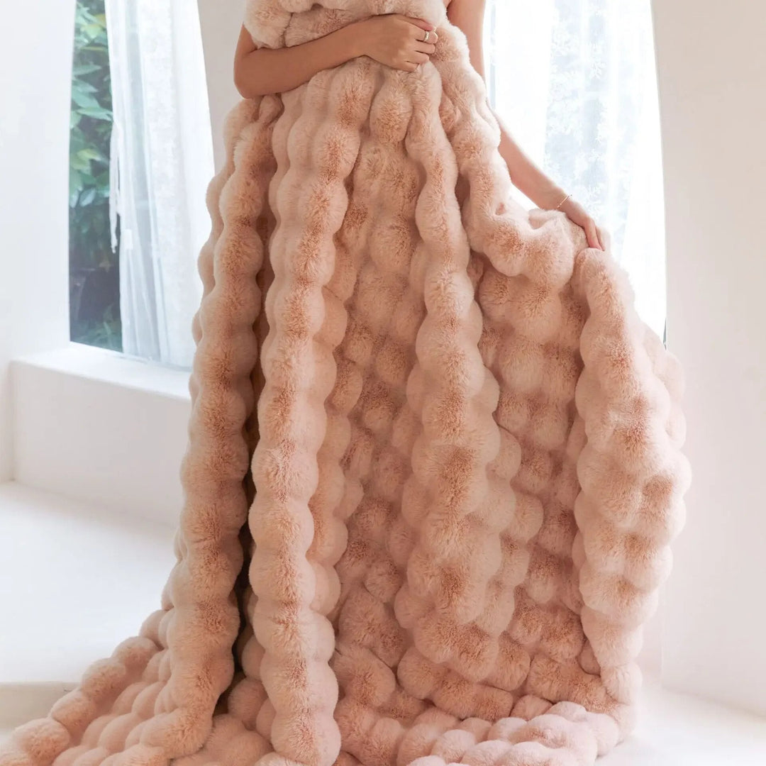 The Plush Blanket Everyone Is Talking About! - WarmWol