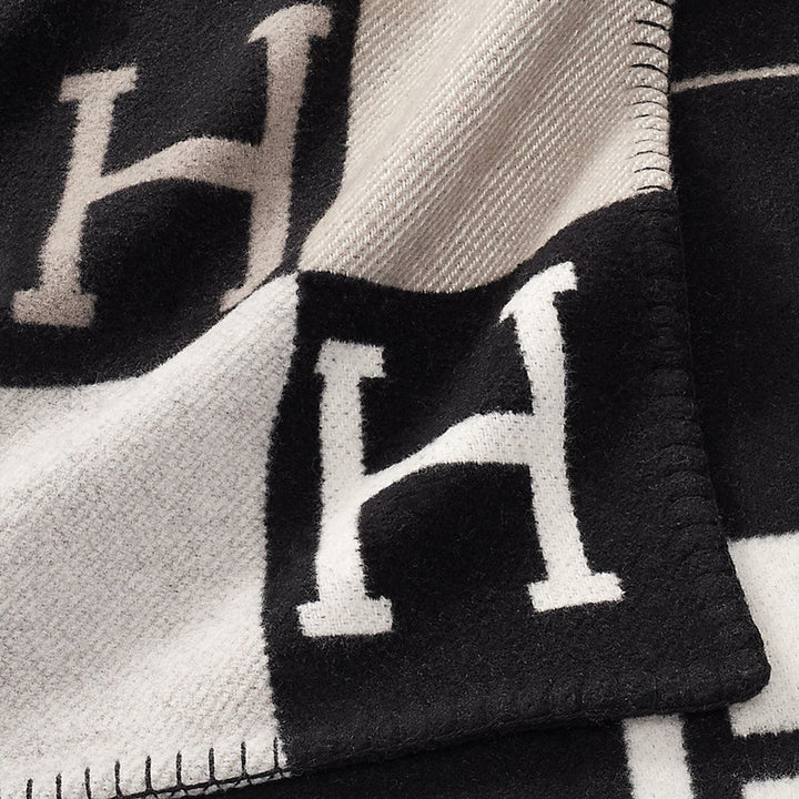 Premium Cashmere and Wool Throw | Soft and Luxurious | Gold