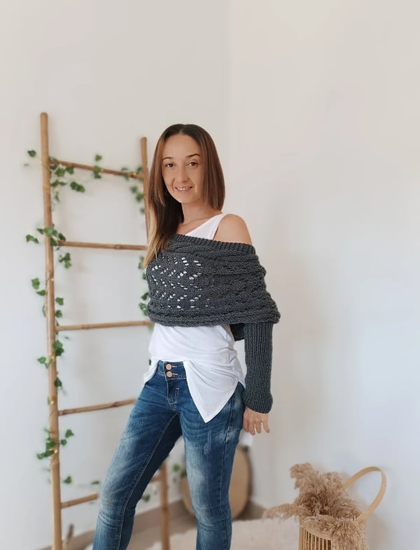Wrap scarf with double sleeves - cosy knitted scarf with integrated sleeves