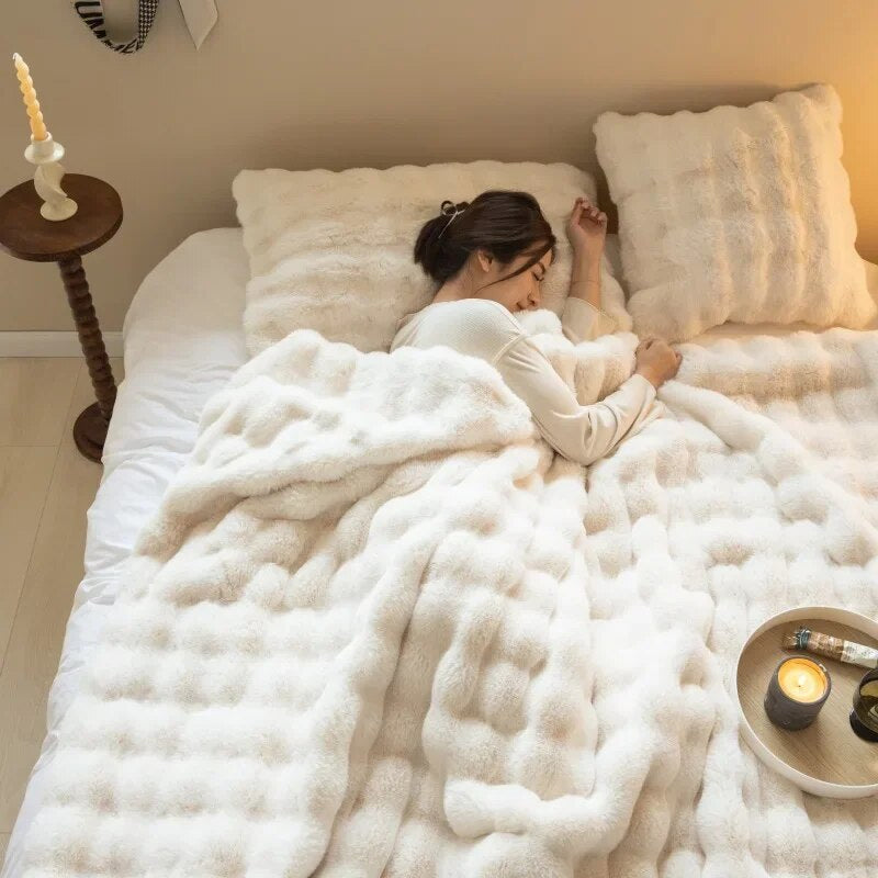 The Plush Blanket Everyone Is Talking About! - WarmWol
