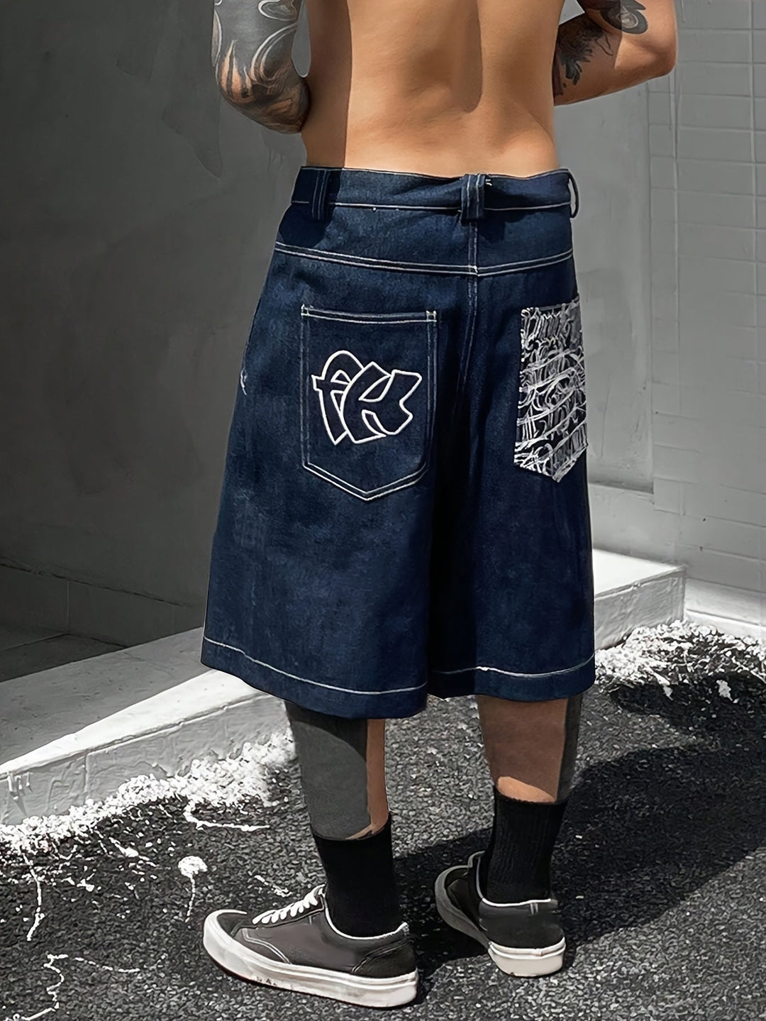 Casual Denim Bermuda Shorts – Loose Fit with Elegant Floral Embroidery
