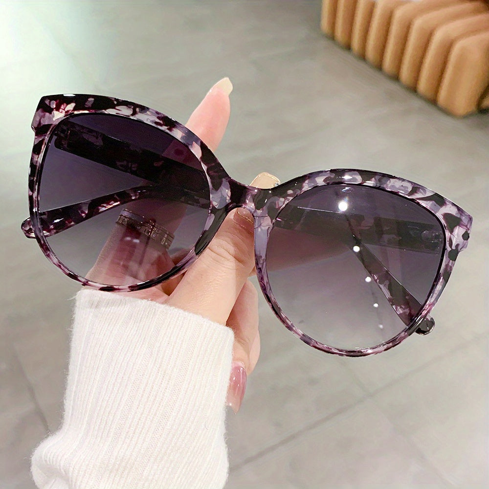 Luxury Cat-Eye Sunglasses for Women – Oversized and Stylish for Sunny Days