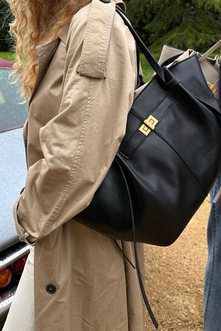 Leather Tote Bag for Everyday Use with Front Fastening