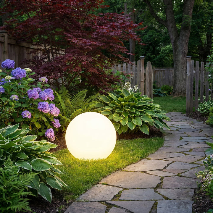 Solar-powered garden globe light – cordless, waterproof outdoor lamp