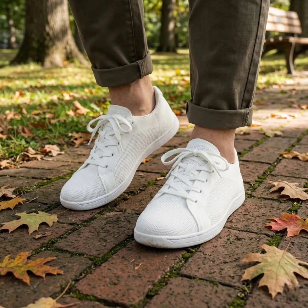 Unisex barefoot trainers with wide toe box and breathable mesh