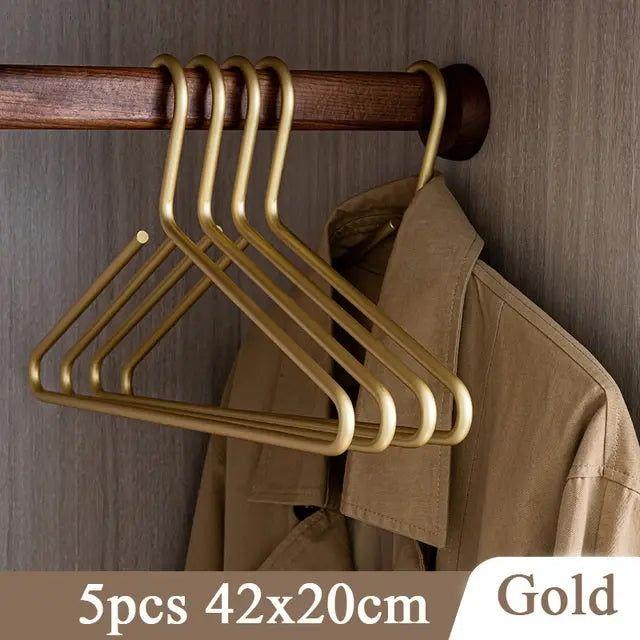 Luxury Non-Slip Hangers - Closura