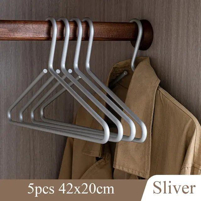 Luxury Non-Slip Hangers - Closura