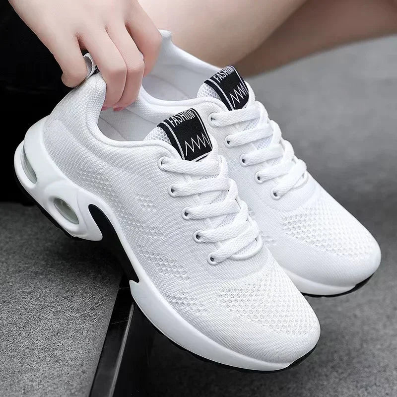 Orthopaedic pain-relief trainers – optimal comfort and arch support