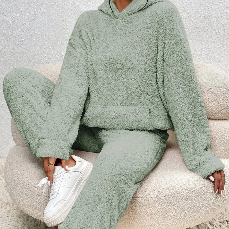 Ultra-Comfortable Teddy Hooded Housesuit Cozy Elegance for Relaxed Moments