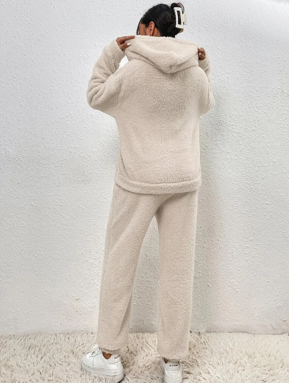 Ultra-Comfortable Teddy Hooded Housesuit Cozy Elegance for Relaxed Moments