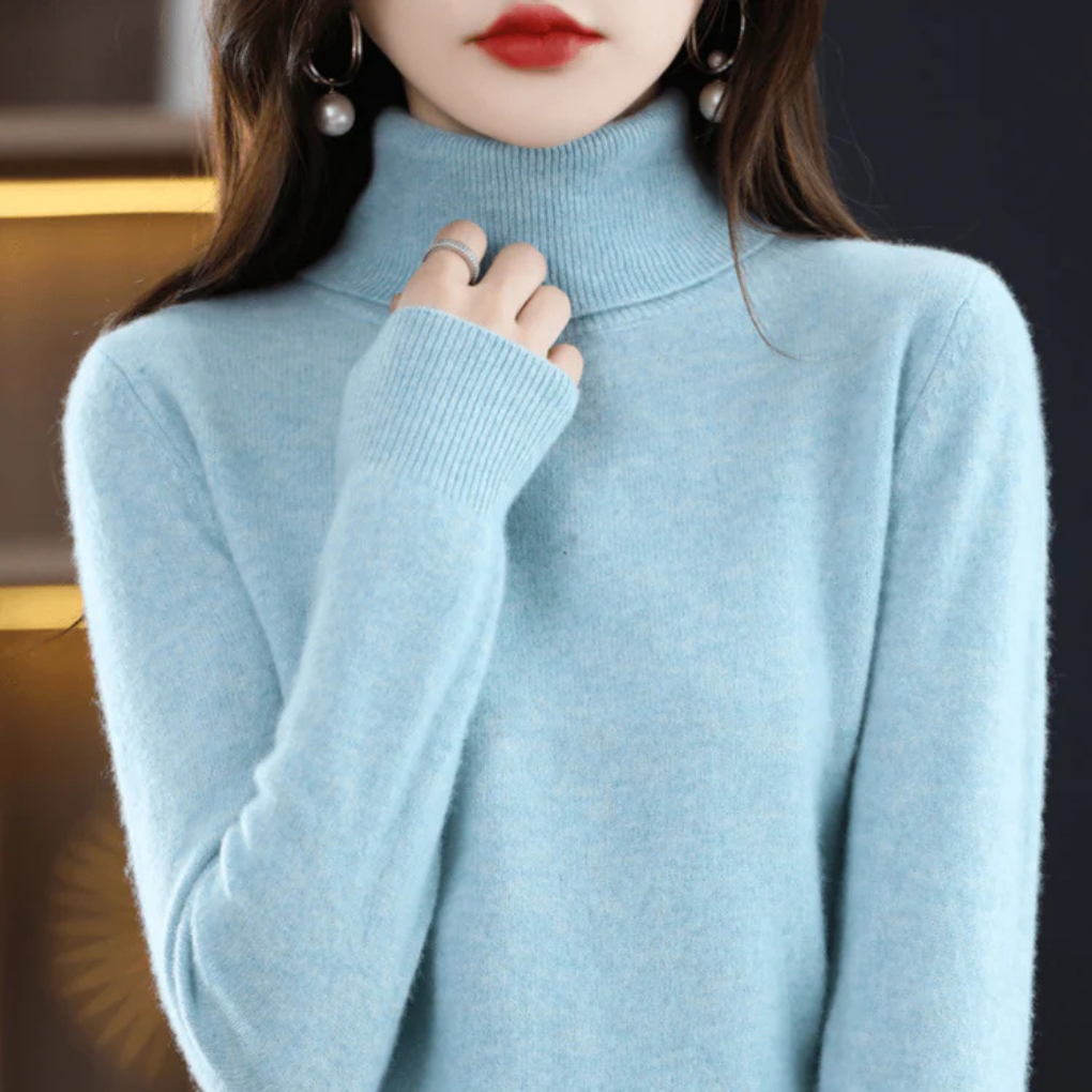 Women’s Fine-Knit Turtleneck Sweater