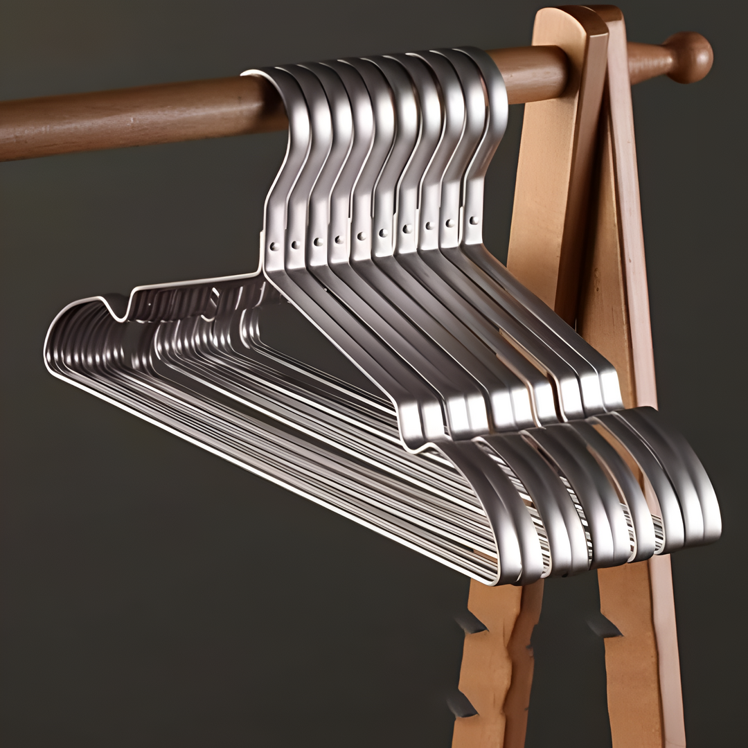 Luxury Anti-Slip Clothes Hangers – Elegant Organization for Your Wardrobe