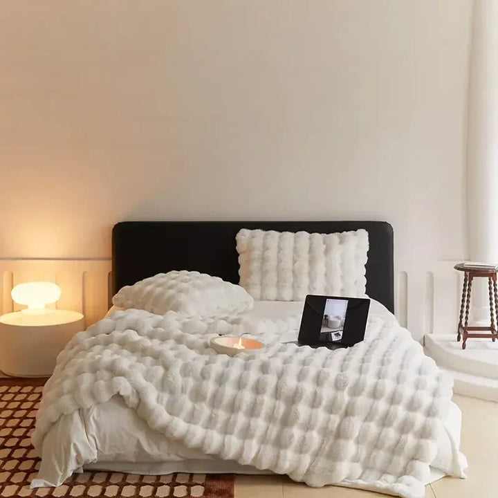The Plush Blanket Everyone Is Talking About! - WarmWol