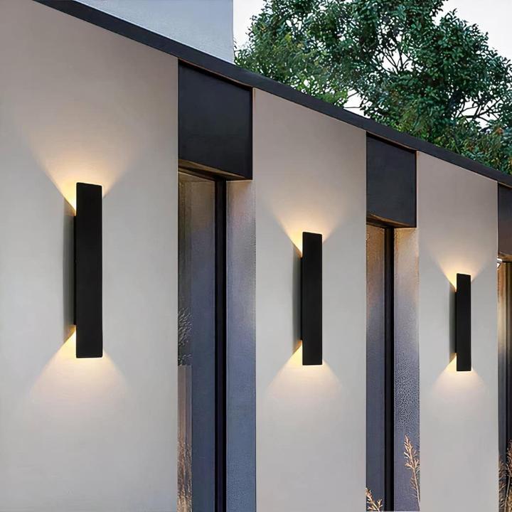 Outdoor LED Wall Light with Up and Down Lighting – Weatherproof, IP65 Rating