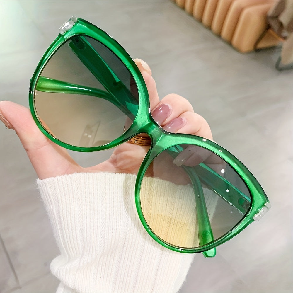 Luxury Cat-Eye Sunglasses for Women – Oversized and Stylish for Sunny Days