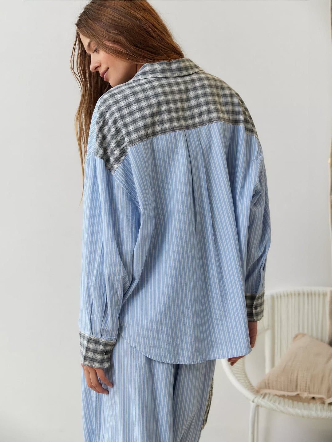Women's pyjama set with button-up shirt and trousers with elasticated waist