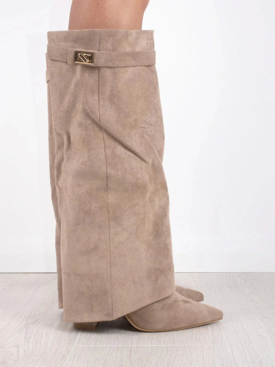 High-quality elegant women's shoes – golden details