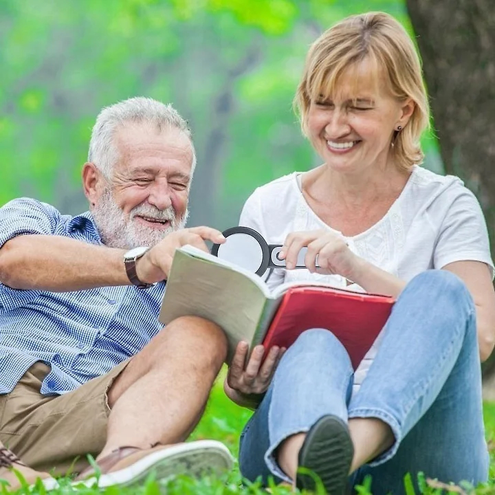 ZoomXpert 30x Portable Magnifying Glass for Seniors
