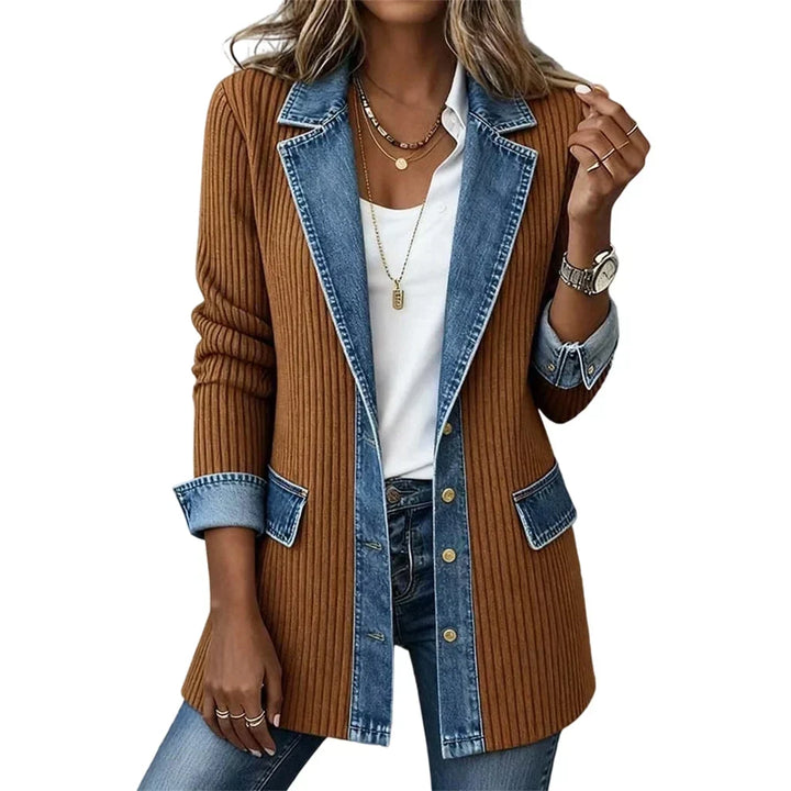 Versatile ribbed coat for everyday wear.