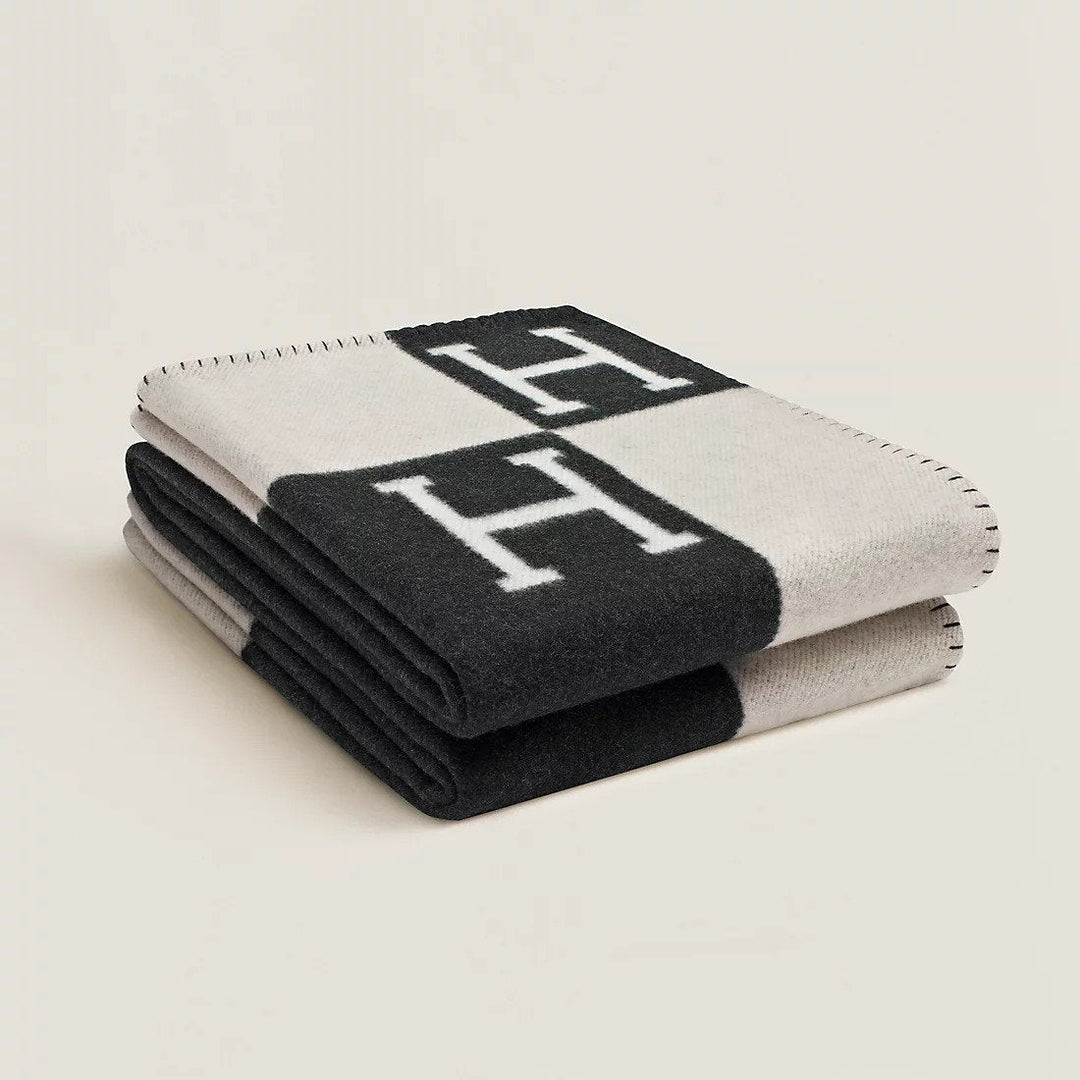 Luxurious Wool and Cashmere Throw - LuxBlanket