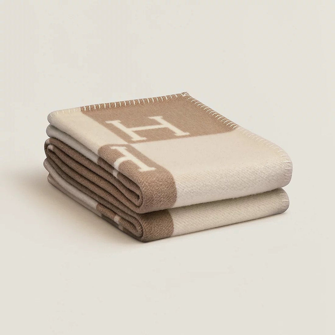 Luxurious Wool and Cashmere Throw - LuxBlanket