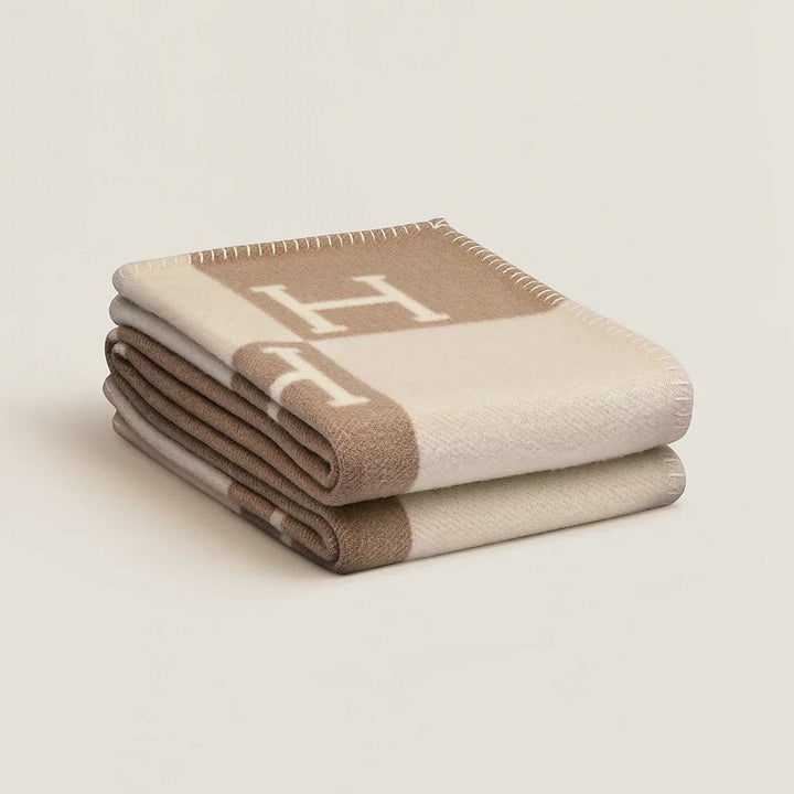 Luxurious Wool and Cashmere Throw - LuxBlanket