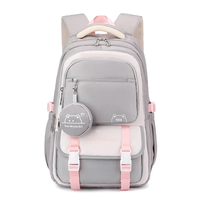 Multifunctional school backpack for everyday use – comfort and style